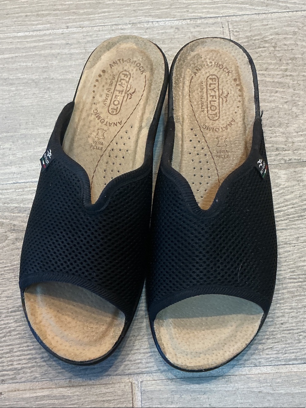 Fly-Flot Black Mesh Slide Sandals Cushioned Footbed Wedge Sz 39 US 8/8.5